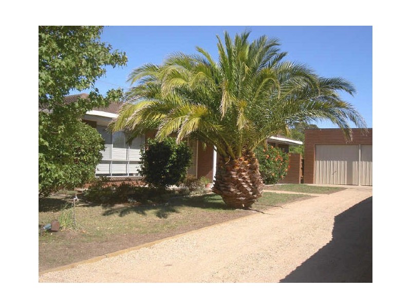 1 McMillan Grove, Paynesville VIC 3880