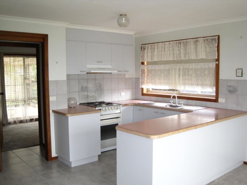 14 Bay Road, Eagle Point VIC 3878