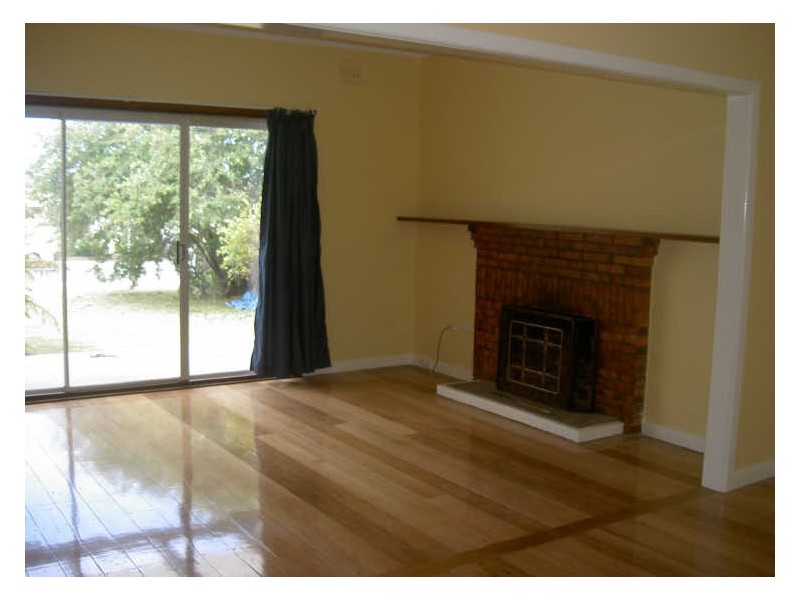 33 Main Road, Paynesville VIC 3880