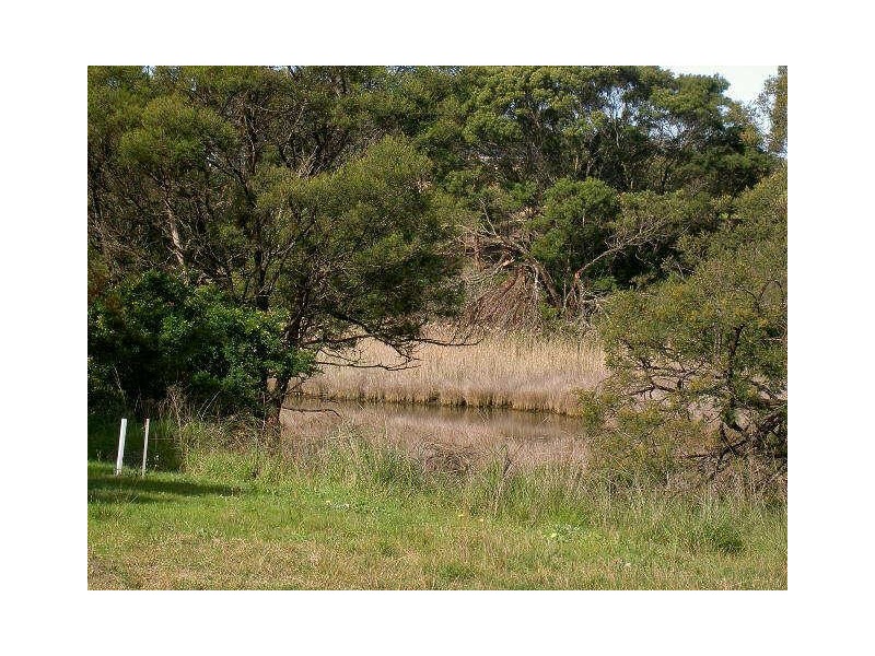 35 Lake Shore Drive, Newlands Arm VIC 3875