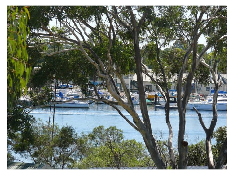 36 Fourth Avenue, Raymond Island VIC 3880