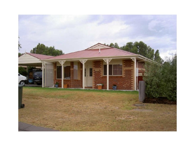 16 Waratah Avenue, Paynesville VIC 3880