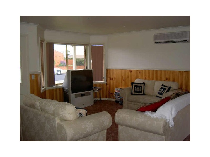 16 Waratah Avenue, Paynesville VIC 3880