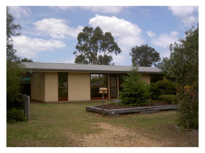 18 Reynolds Street, Paynesville VIC 3880