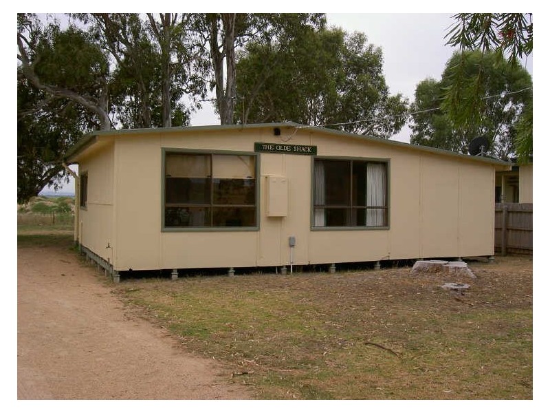 141 Bay Road, Eagle Point VIC 3878