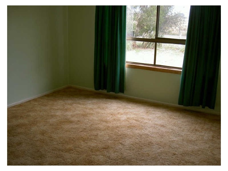 141 Bay Road, Eagle Point VIC 3878