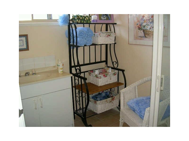 Raymond Island VIC 3880