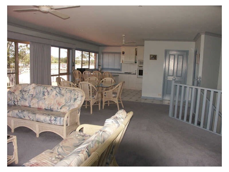 4 Marina Drive, Paynesville VIC 3880