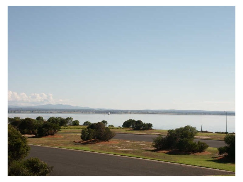 4 Marina Drive, Paynesville VIC 3880