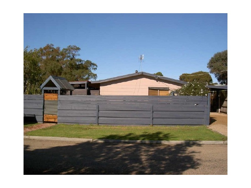 8 McMillan Grove, Paynesville VIC 3880