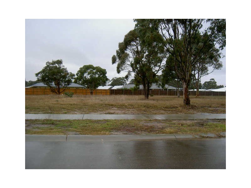 16 Riviera Close, Paynesville VIC 3880