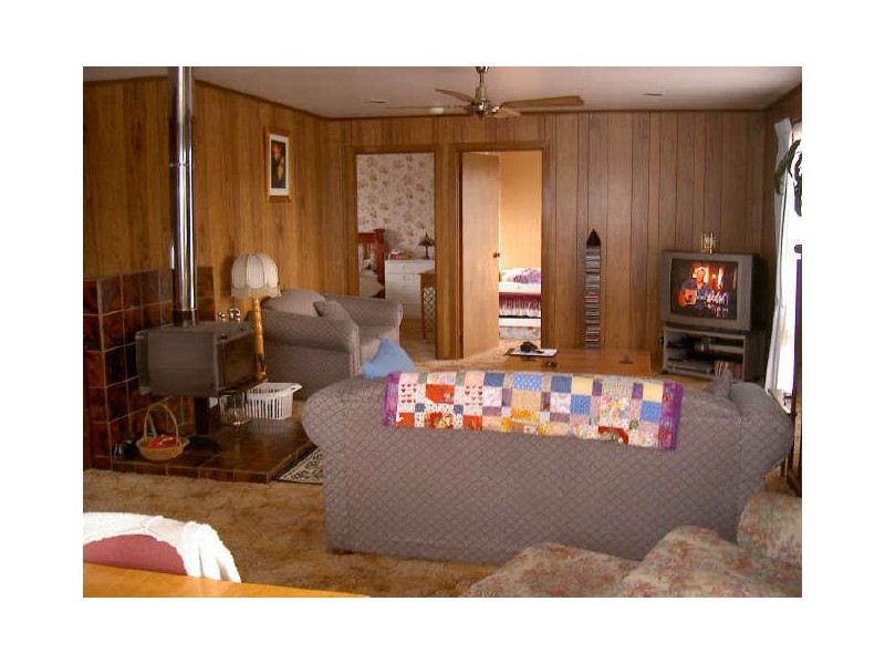 8 Government Road, Paynesville VIC 3880