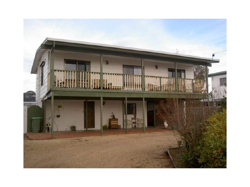 8 Government Road, Paynesville VIC 3880