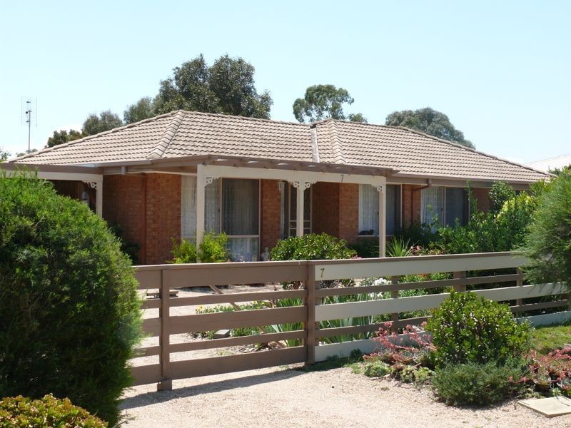 7 Lake Haven Avenue, Newlands Arm VIC 3875