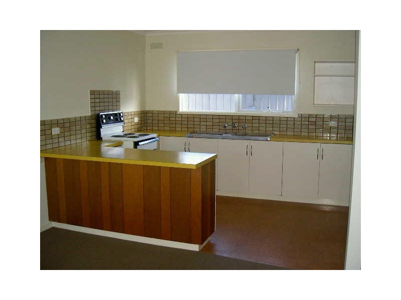 2/27 Main Road, Paynesville VIC 3880