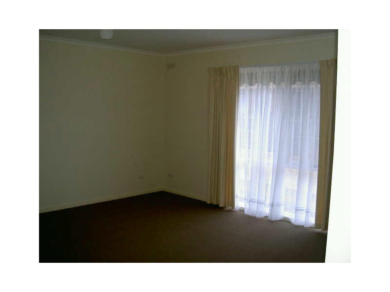 2/27 Main Road, Paynesville VIC 3880