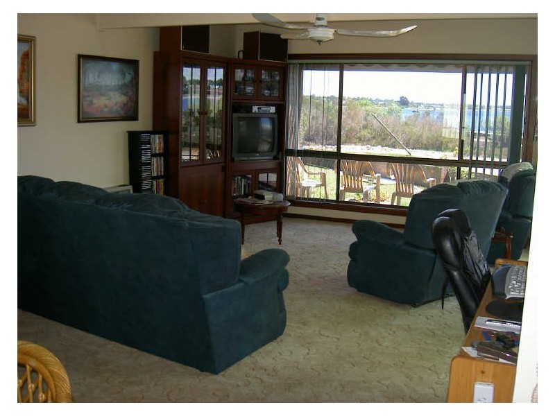 Raymond Island VIC 3880