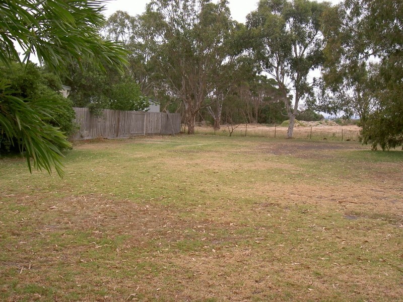 139 Bay Road, Eagle Point VIC 3878