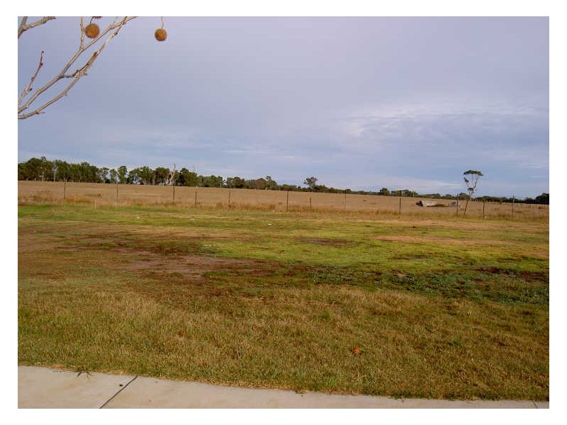 15 Sunset Boulevard, Paynesville VIC 3880