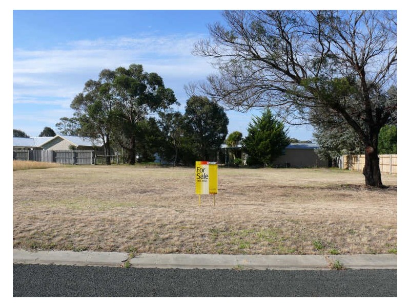13 Lake Valley Way, Newlands Arm VIC 3875