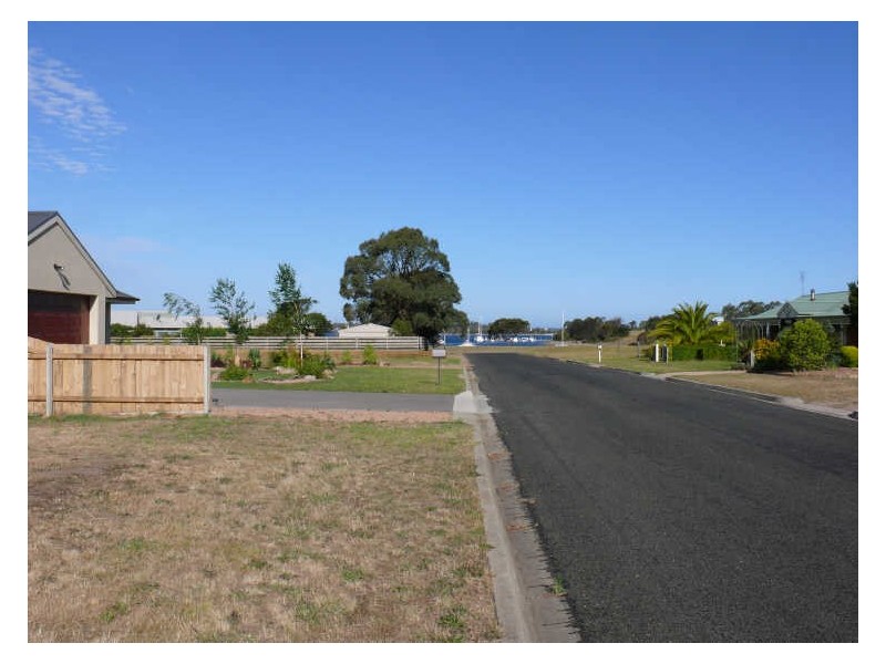 13 Lake Valley Way, Newlands Arm VIC 3875