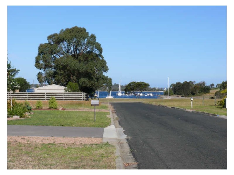 13 Lake Valley Way, Newlands Arm VIC 3875