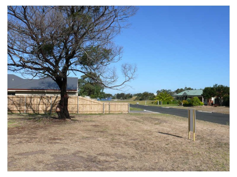 13 Lake Valley Way, Newlands Arm VIC 3875