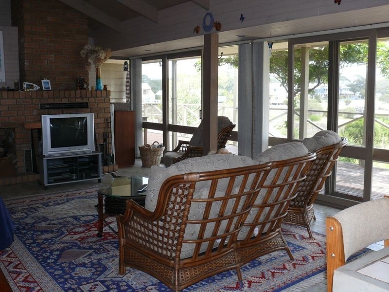 Raymond Island VIC 3880