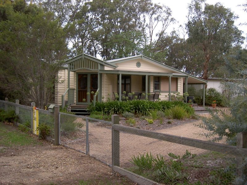 Raymond Island VIC 3880