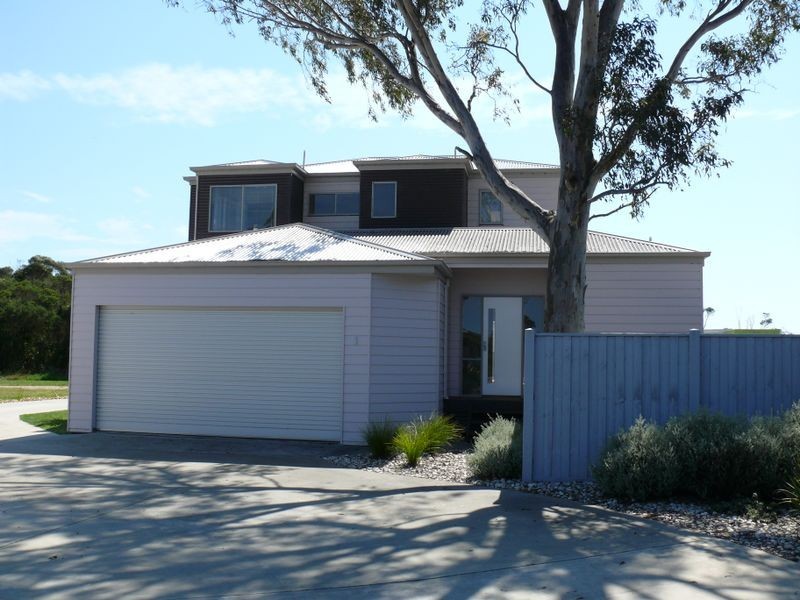 House 1/157 Bay Road, Eagle Point VIC 3878
