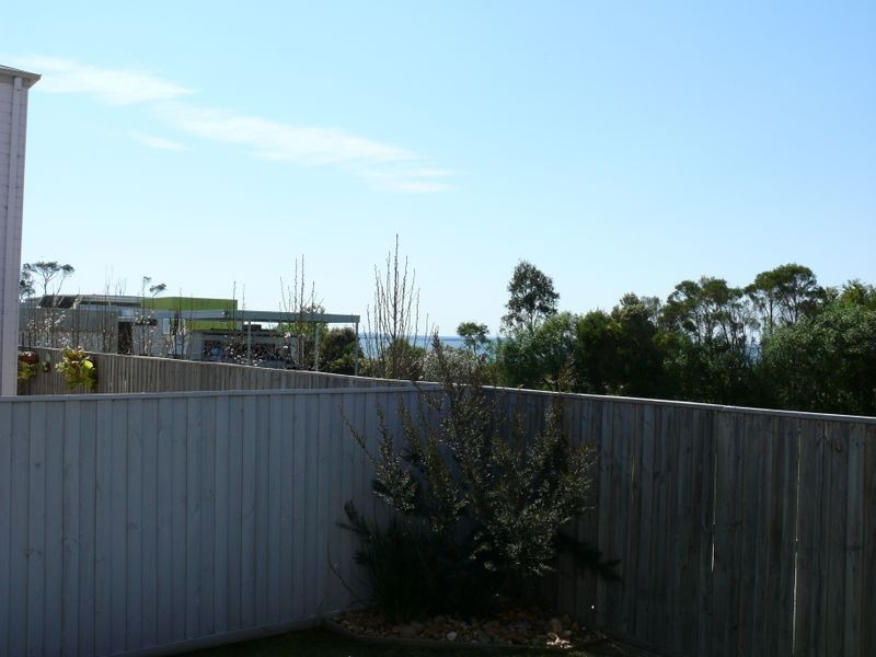 House 1/157 Bay Road, Eagle Point VIC 3878