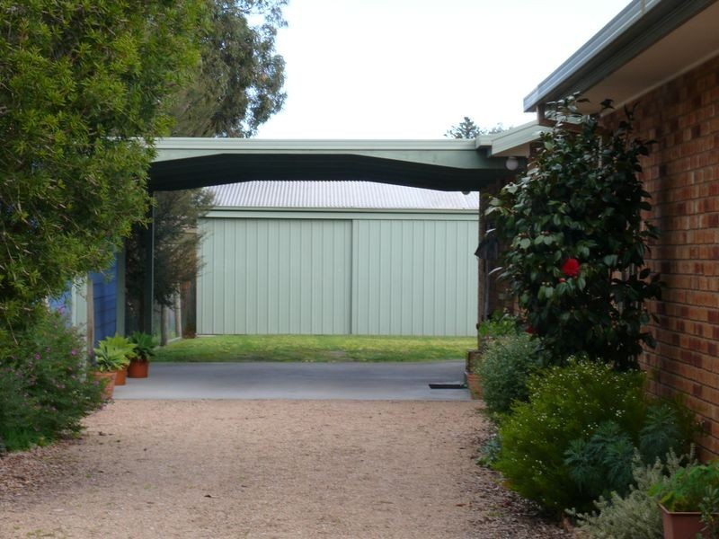 Raymond Island VIC 3880
