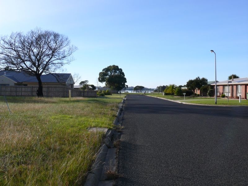 11 Lake Valley Way, Newlands Arm VIC 3875