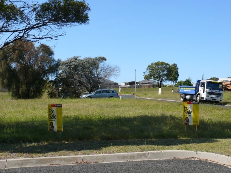 2 & 4 Centre Way, Newlands Arm VIC 3875
