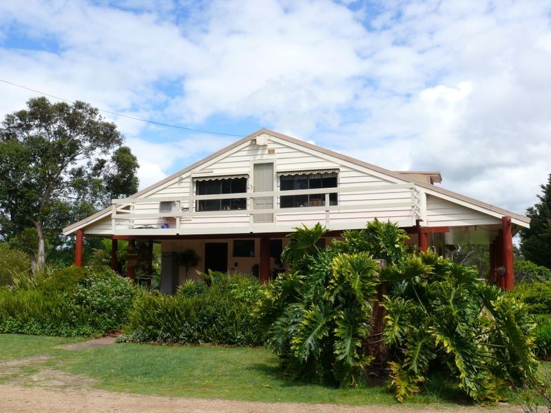 150 Gravelly Point Road, Raymond Island VIC 3880