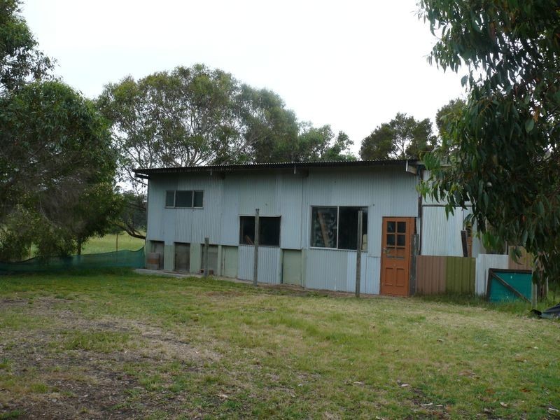 150 Gravelly Point Road, Raymond Island VIC 3880