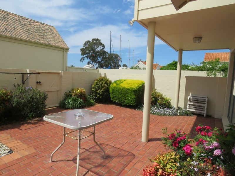 1/9 King Street, Paynesville VIC 3880