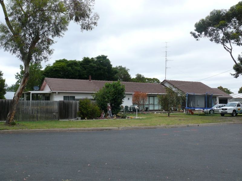 1 Toonalook Parade, Paynesville VIC 3880