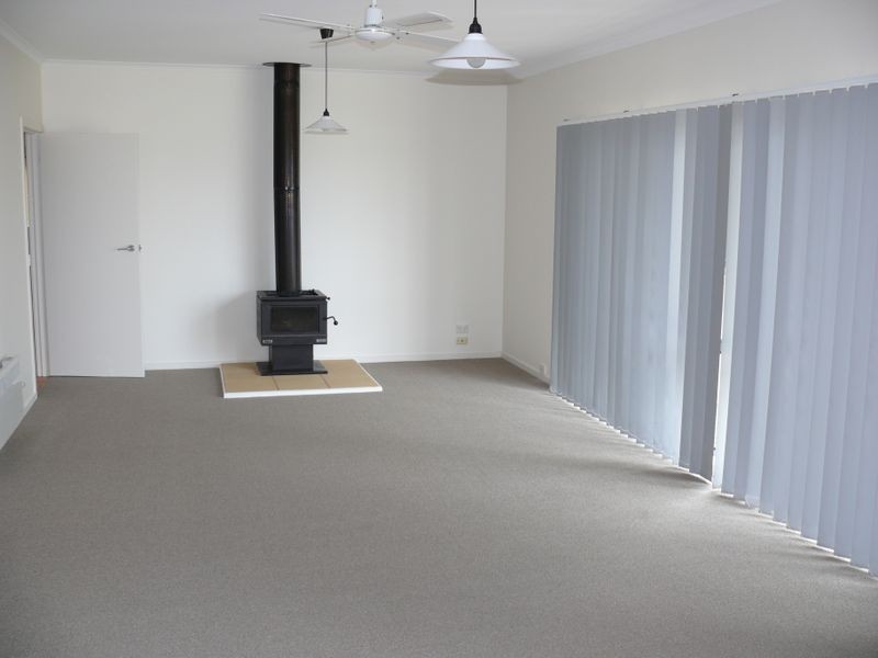 10 Millicent Court, Eagle Point VIC 3878