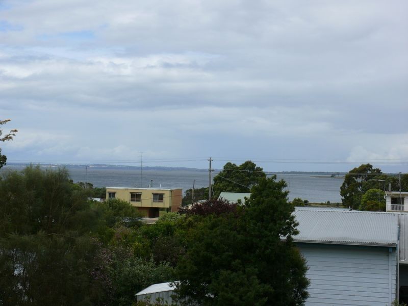 10 Millicent Court, Eagle Point VIC 3878