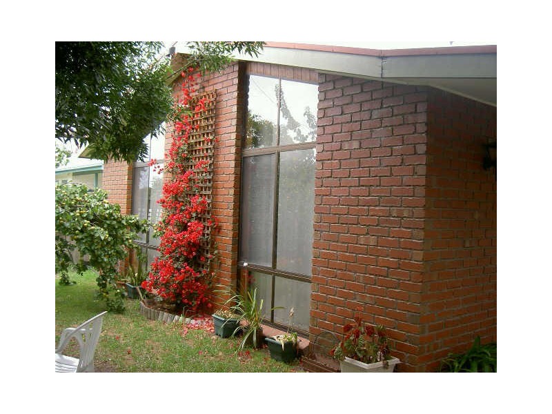 4 Kings Road, Paynesville VIC 3880