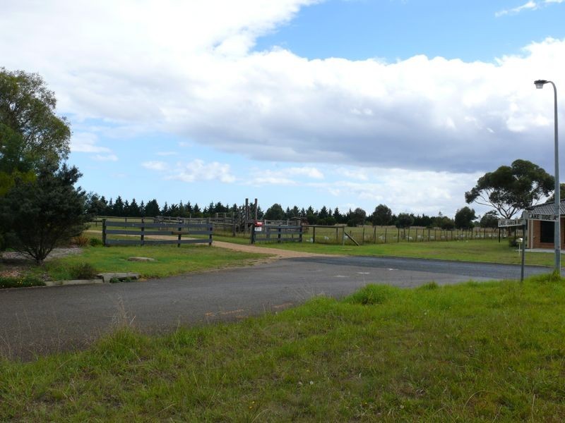 1 Lake Haven  Avenue, Newlands Arm VIC 3875
