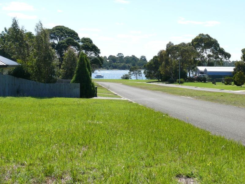 38 Lake Shore Drive, Newlands Arm VIC 3875