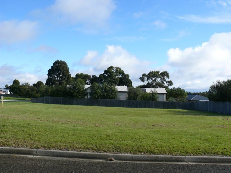 38 Lake Shore Drive, Newlands Arm VIC 3875