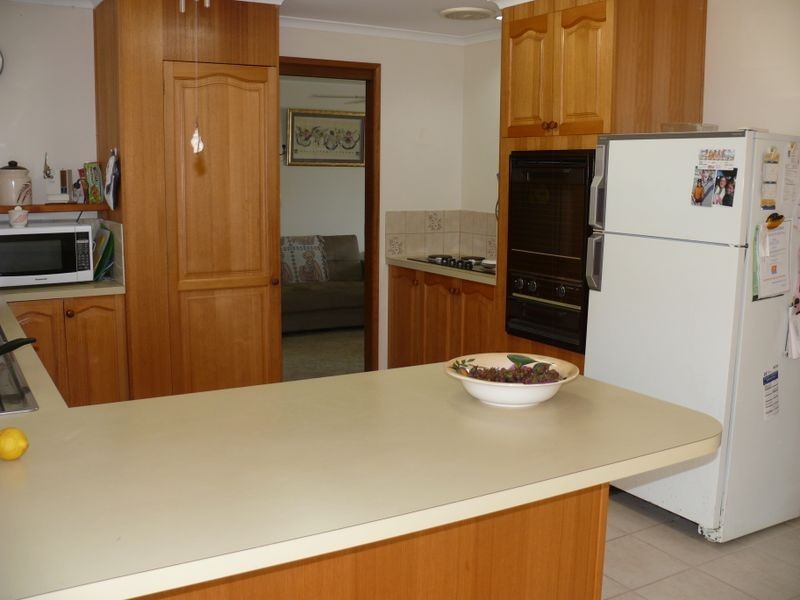 15 Waratah Avenue, Paynesville VIC 3880