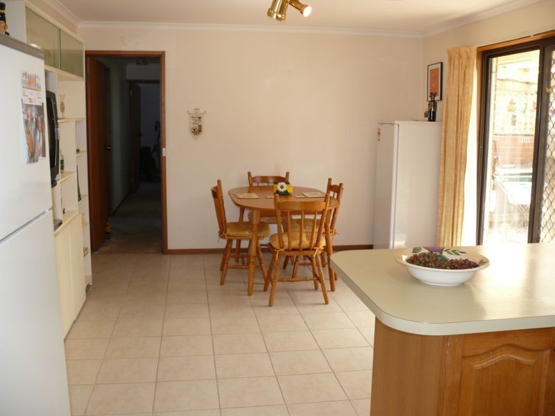 15 Waratah Avenue, Paynesville VIC 3880