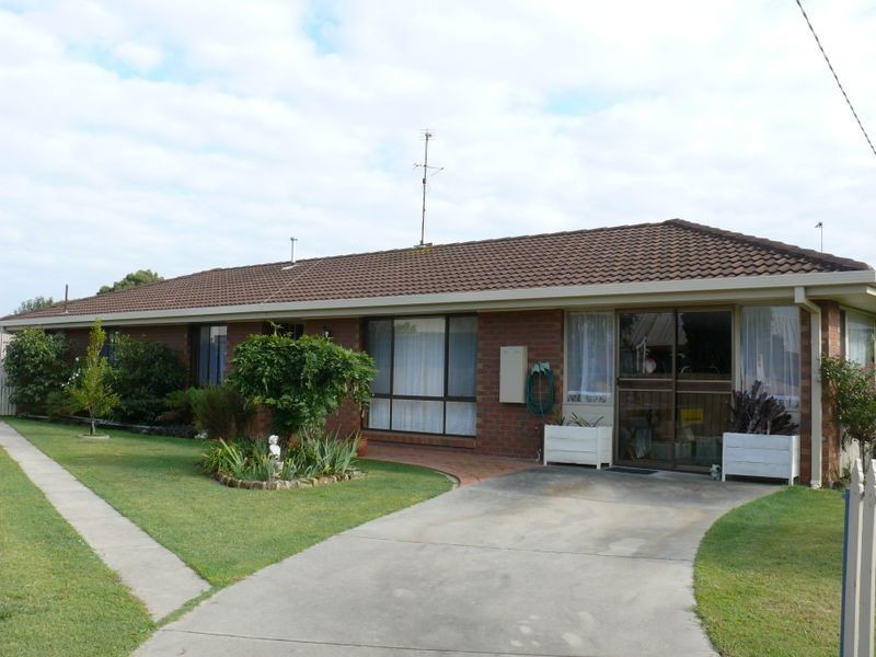 15 Waratah Avenue, Paynesville VIC 3880