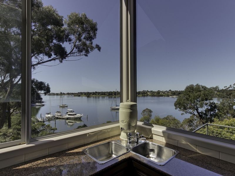 9 Kellina Court, Paynesville VIC 3880