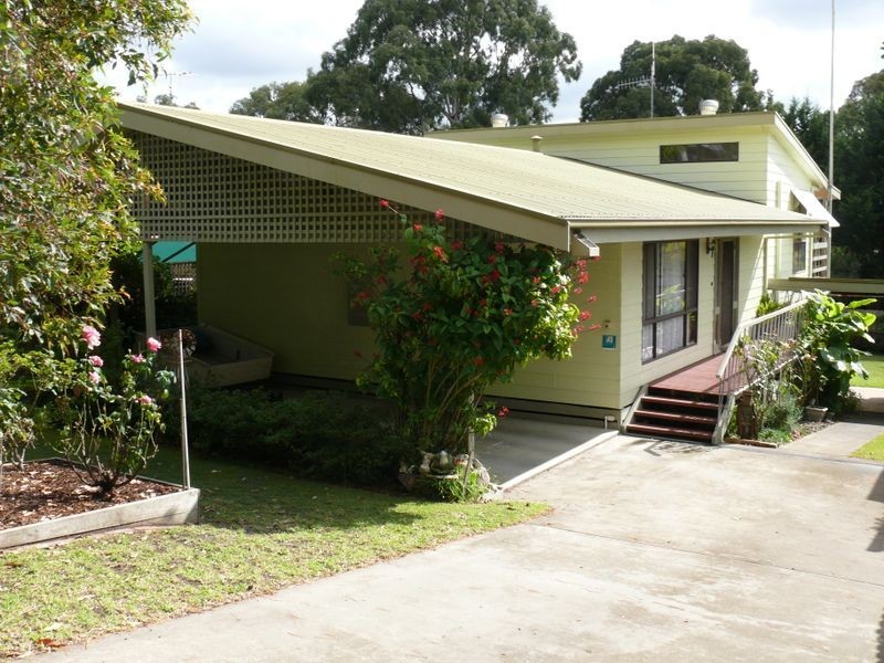 8 Hoskin Street, Eagle Point VIC 3878