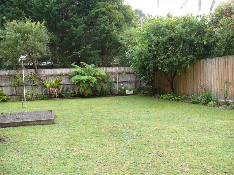 8 Hoskin Street, Eagle Point VIC 3878